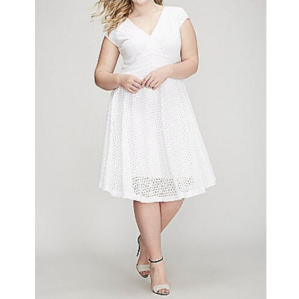 LANE BRYANT WHITE DETAILED FIT & FLARE LINED LACE DRESS